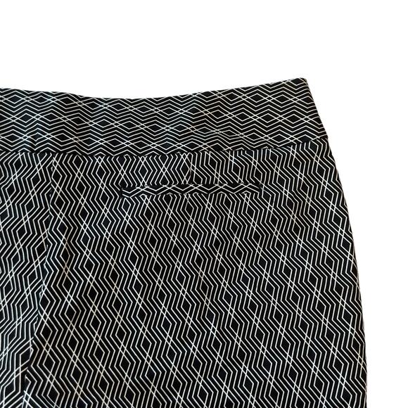 Worthington Modern Fit bermuda shorts plus size 16, graphic black & white  2697 - Picture 6 of 8